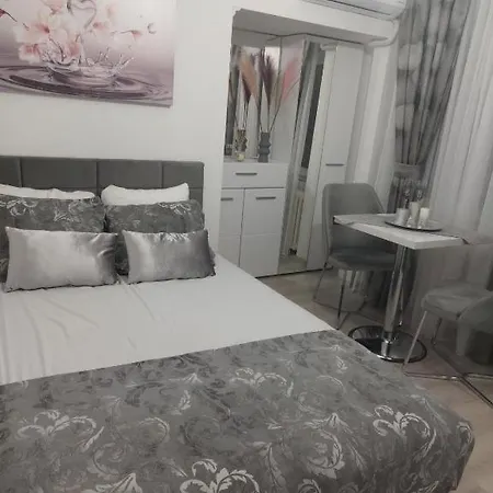 City Lux Square Apartment Szkopje Kültér fotó
