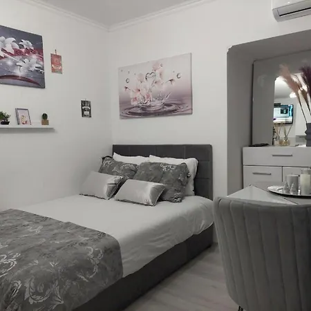 City Lux Square Apartment Szkopje Kültér fotó